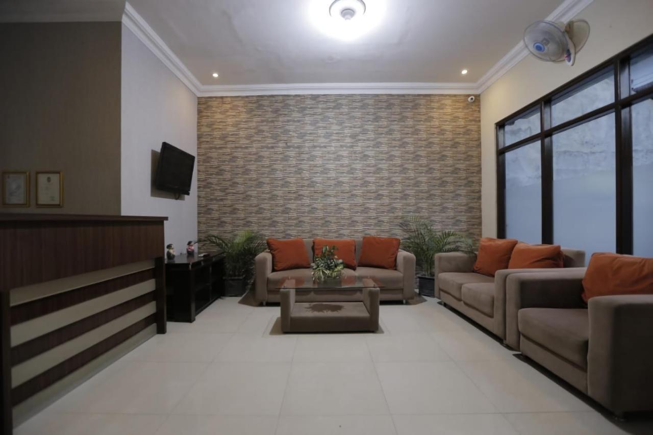 Hotel Atalie Malioboro By Natt'S Hospitality Yogyakarta Ngoại thất bức ảnh